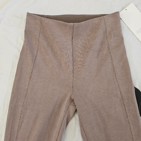Lululemon Softstreme Zip-Leg HR Crop 25" TPTC Taupetastic Women's Size 4 - Picture 2 of 7
